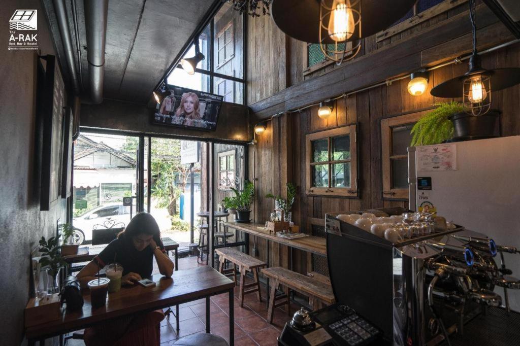 The Arak Bed Bar And Hostel Chiang Mai Eksteriør bilde