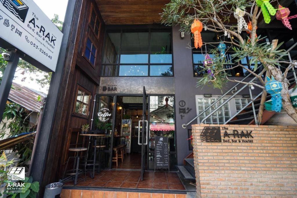 The Arak Bed Bar And Hostel Chiang Mai Eksteriør bilde