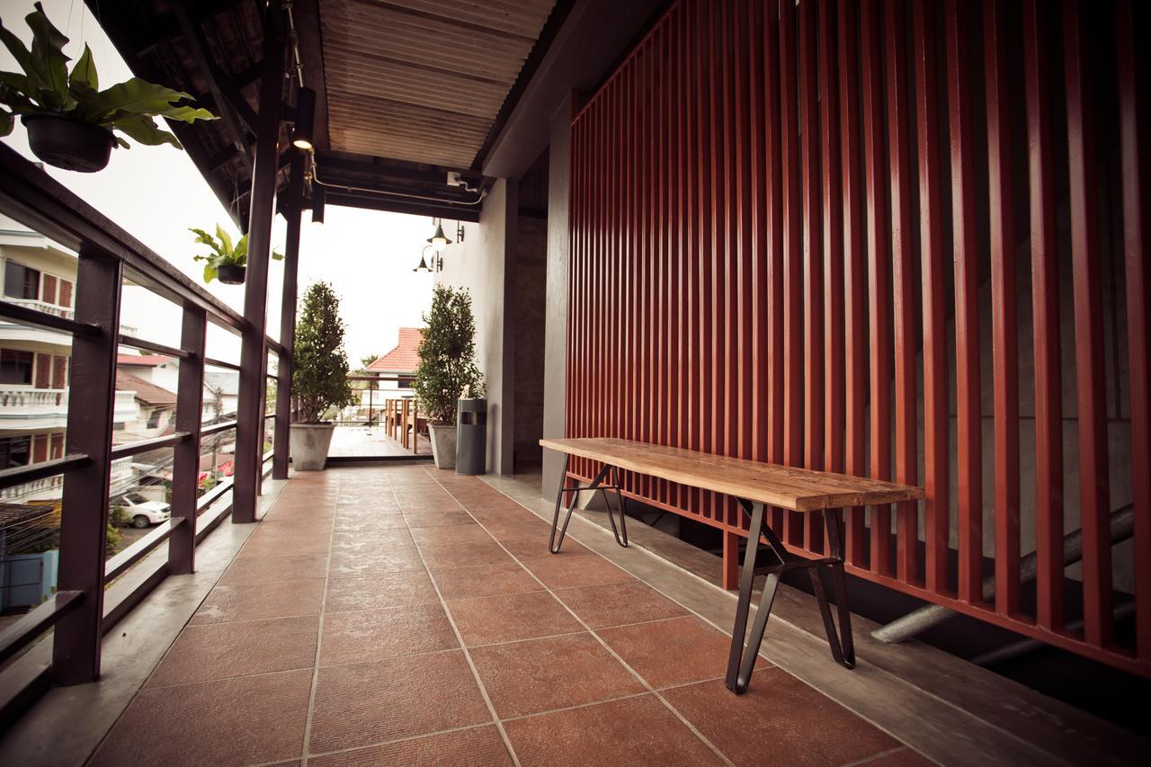 The Arak Bed Bar And Hostel Chiang Mai Eksteriør bilde