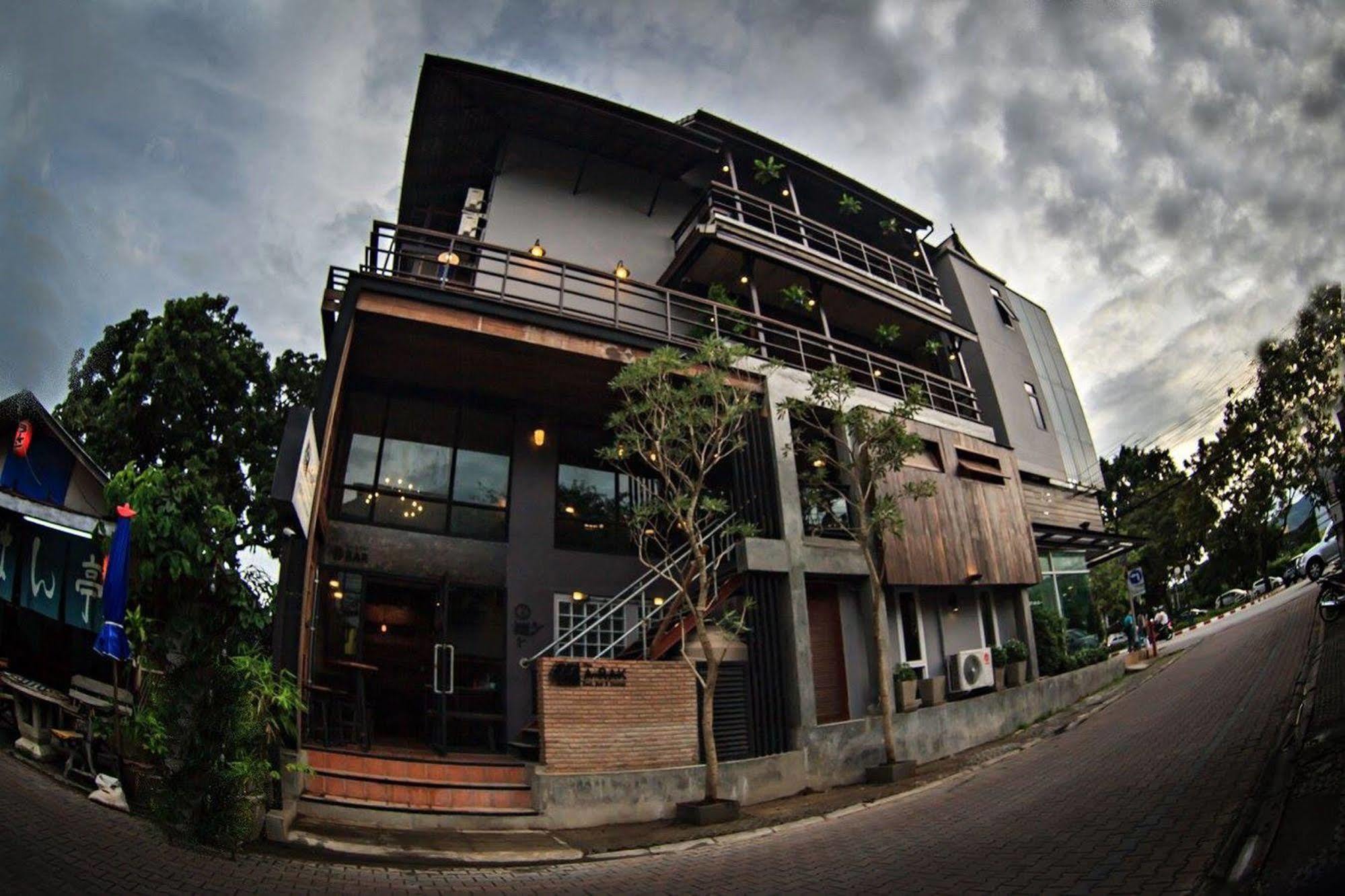 The Arak Bed Bar And Hostel Chiang Mai Eksteriør bilde
